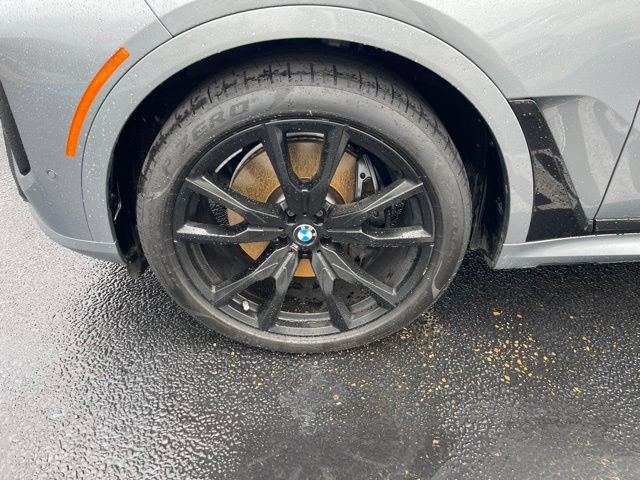 Used 2024 BMW X7 xDrive40i w/ M Sport Package AWD/4WD image 3