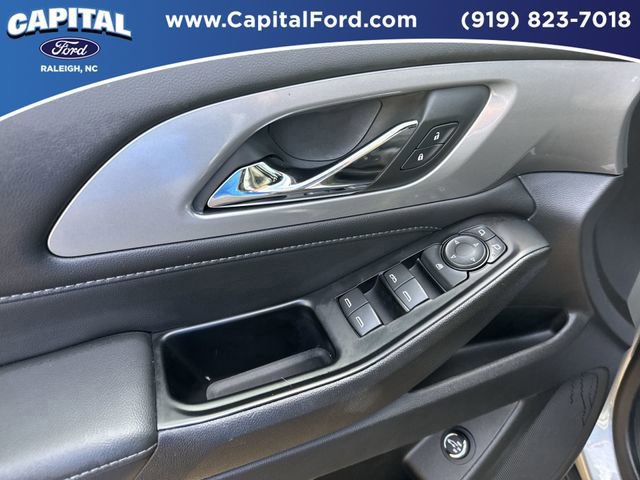 Used 2023 Chevrolet Traverse LT image 20