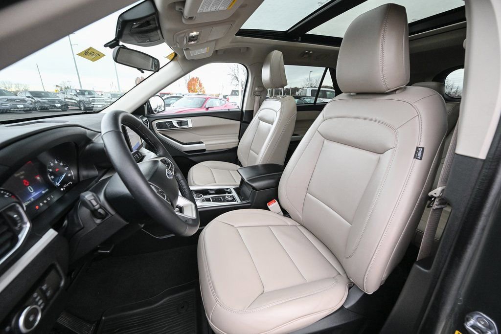 Certified 2023 Ford Explorer XLT w/ Equipment Group 202A image 22