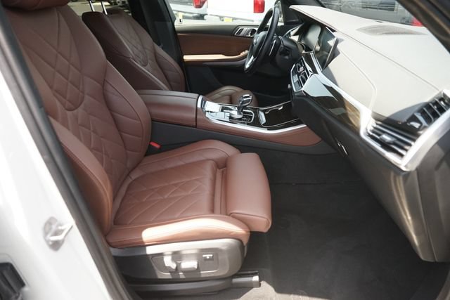 Used 2023 BMW X5 xDrive40i w/ Premium Package AWD/4WD image 19