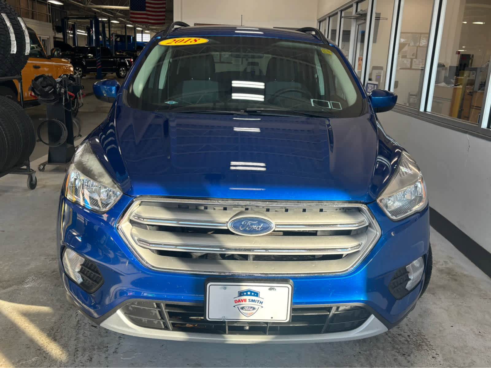 Certified 2018 Ford Escape SE w/ SE Sync 3 Package image 4
