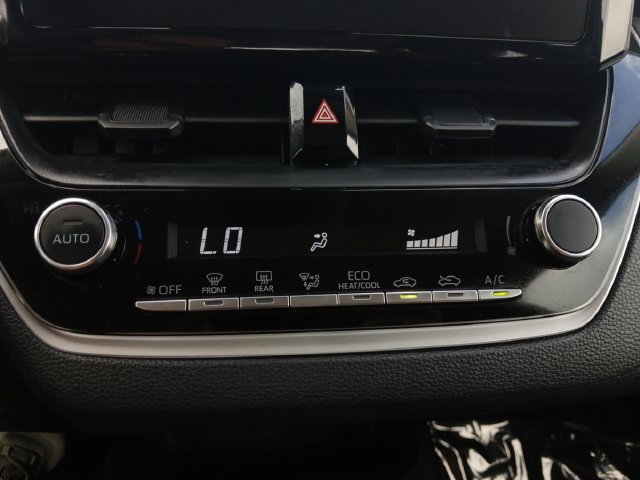 Used 2025 Toyota Corolla LE FWD image 5