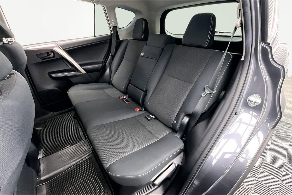 Used 2018 Toyota RAV4 LE image 26