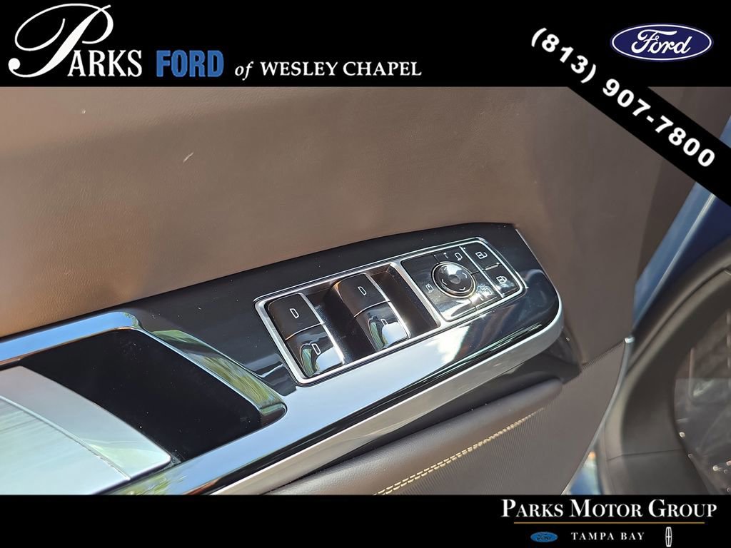 Used 2025 Cadillac Escalade ESV Sport Platinum w/ LPO, ONYX Package image 21