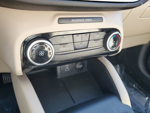 Certified 2022 Ford Escape SE w/ SE Sport Appearance Package image 27