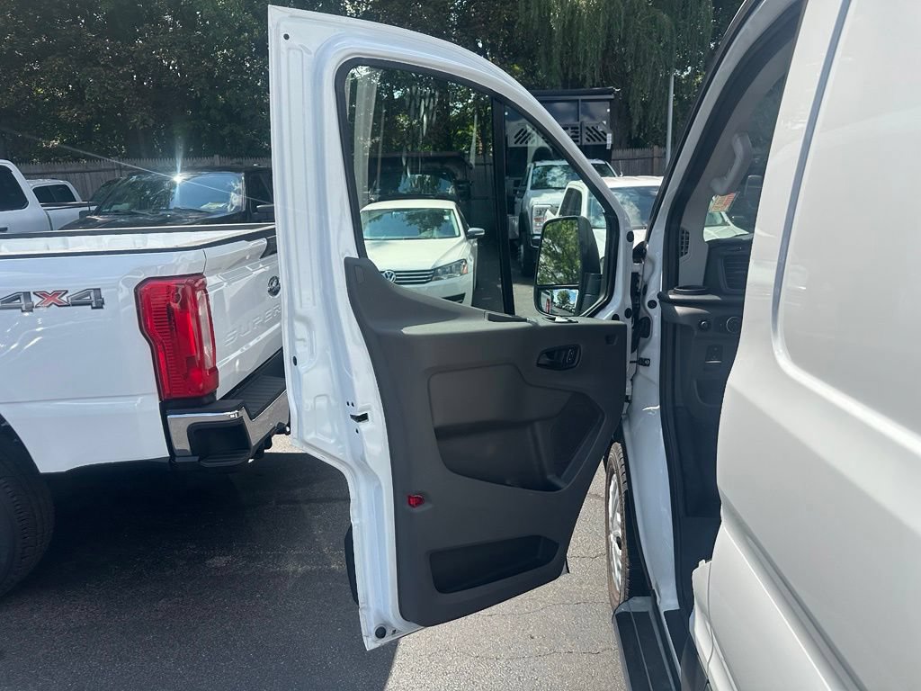 Certified 2025 Ford Transit 250 Low Roof w/ Exterior Upgrade Package RWD image 15