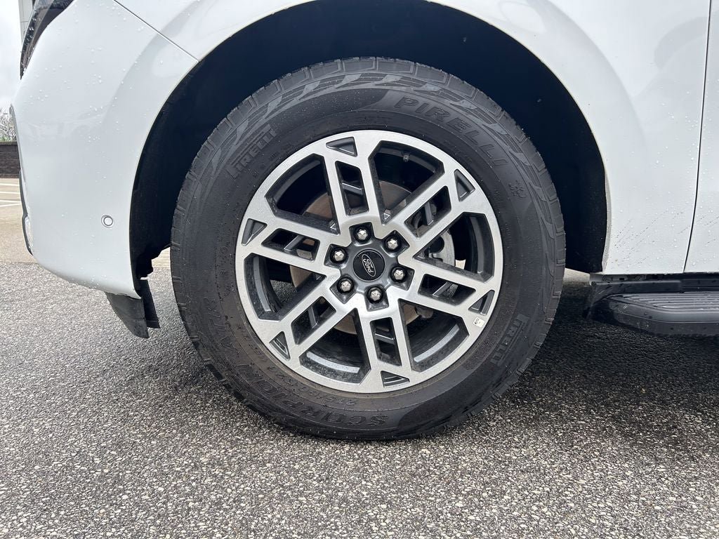 Certified 2025 Ford Expedition Active AWD/4WD image 45