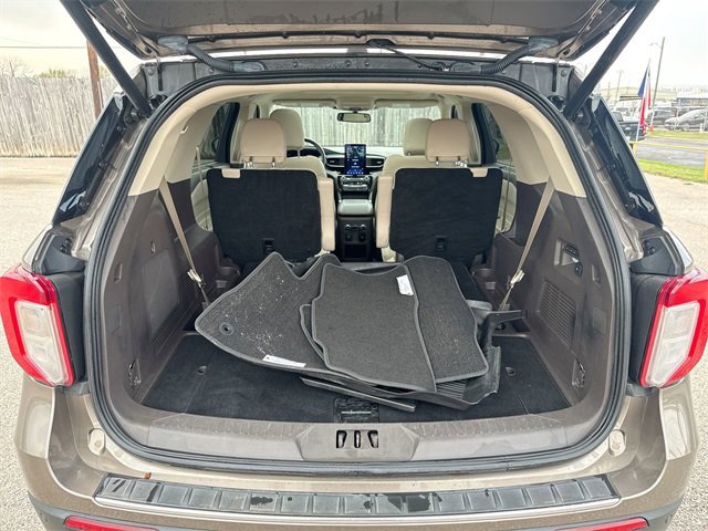 Certified 2021 Ford Explorer Platinum w/ Equipment Group 601A image 26