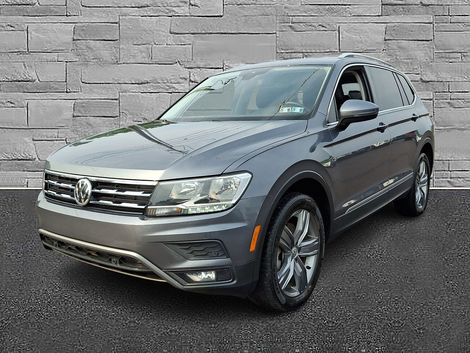 Used 2020 Volkswagen Tiguan SEL AWD/4WD image 4