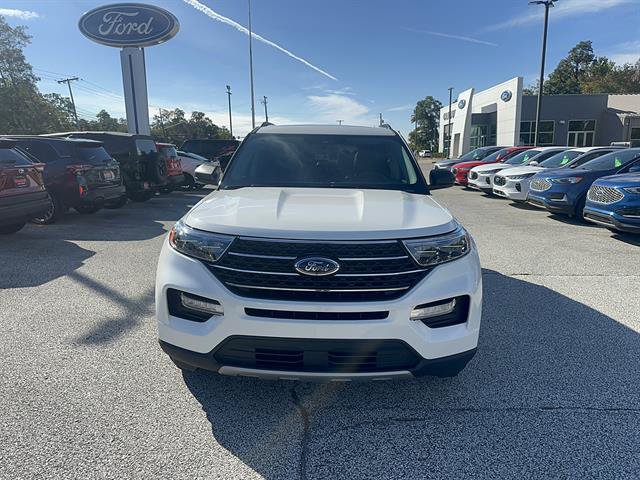 Certified 2023 Ford Explorer XLT w/ Equipment Group 202A AWD/4WD image 3