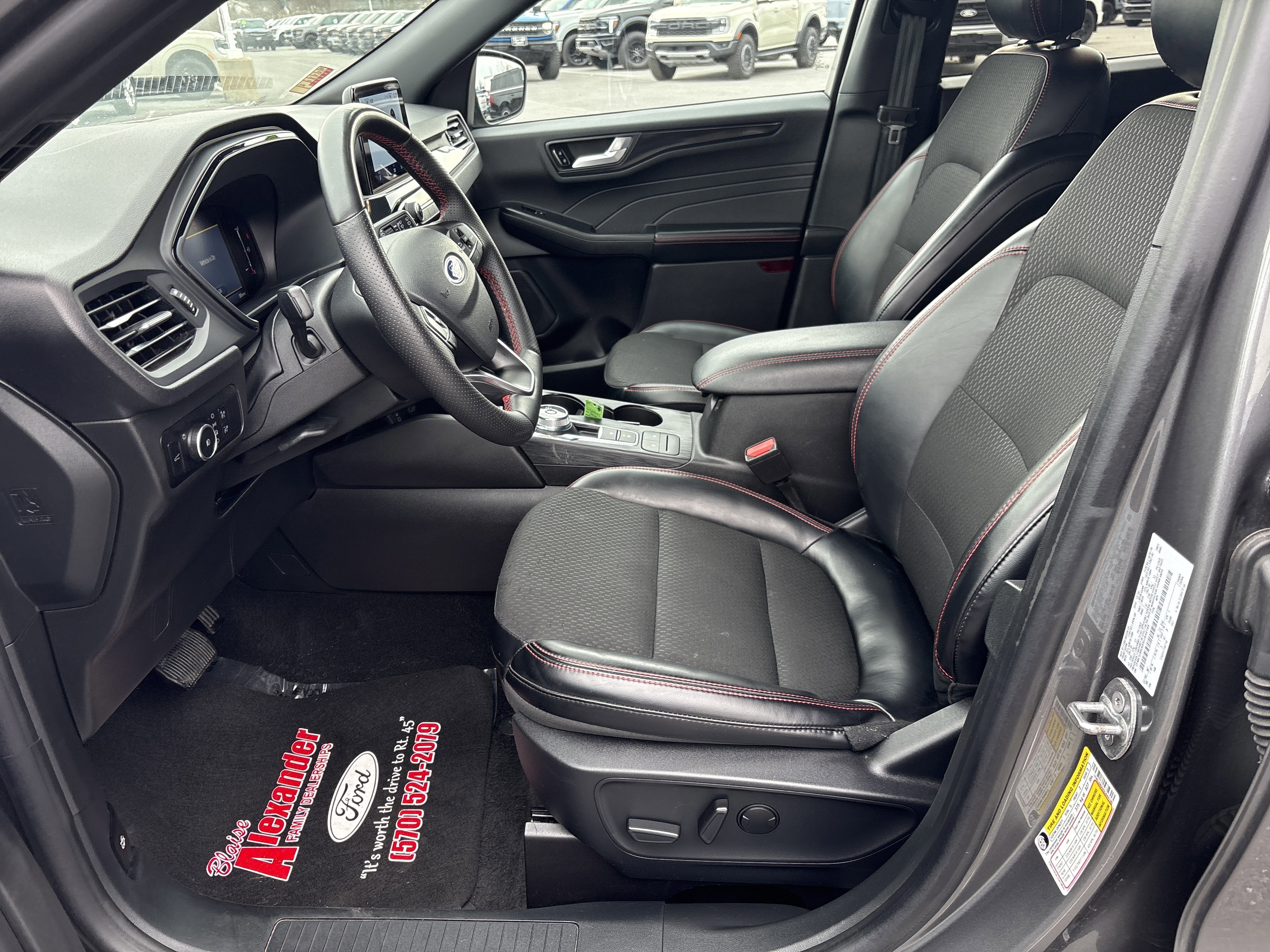 Certified 2025 Ford Escape ST-Line Select AWD/4WD image 14