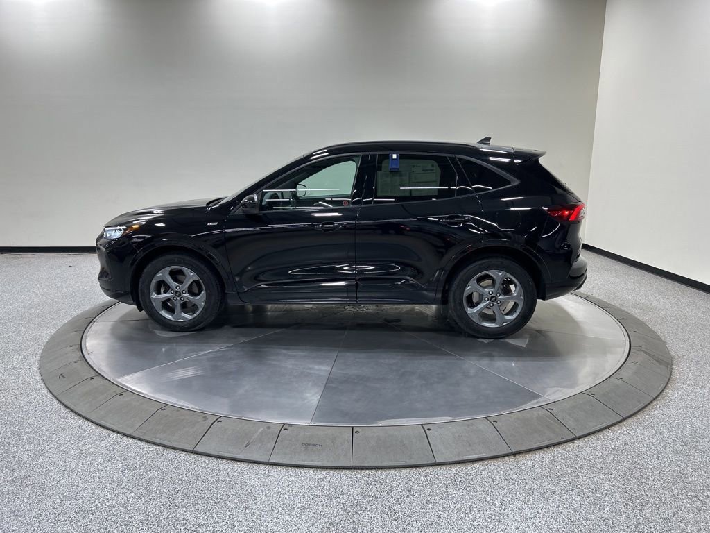 Certified 2023 Ford Escape ST-Line Select w/ Tech Pack #1 image 2