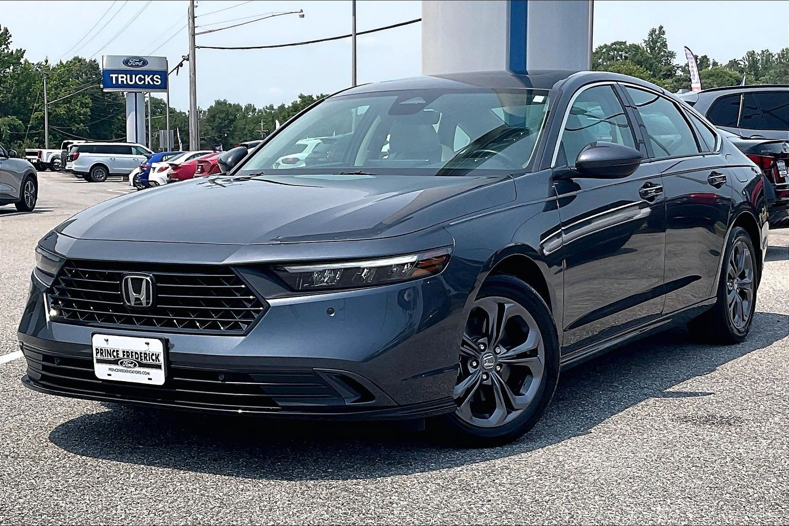 Used 2025 Honda Accord EX-L image 3
