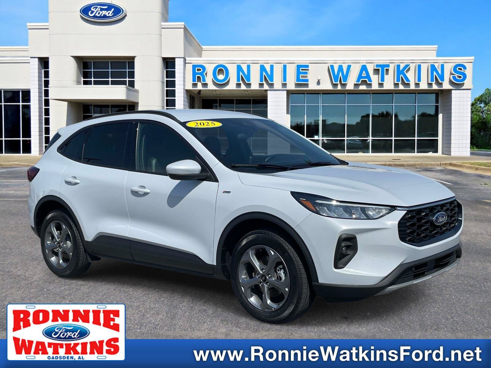 Certified 2025 Ford Escape ST-Line Select AWD/4WD image 1