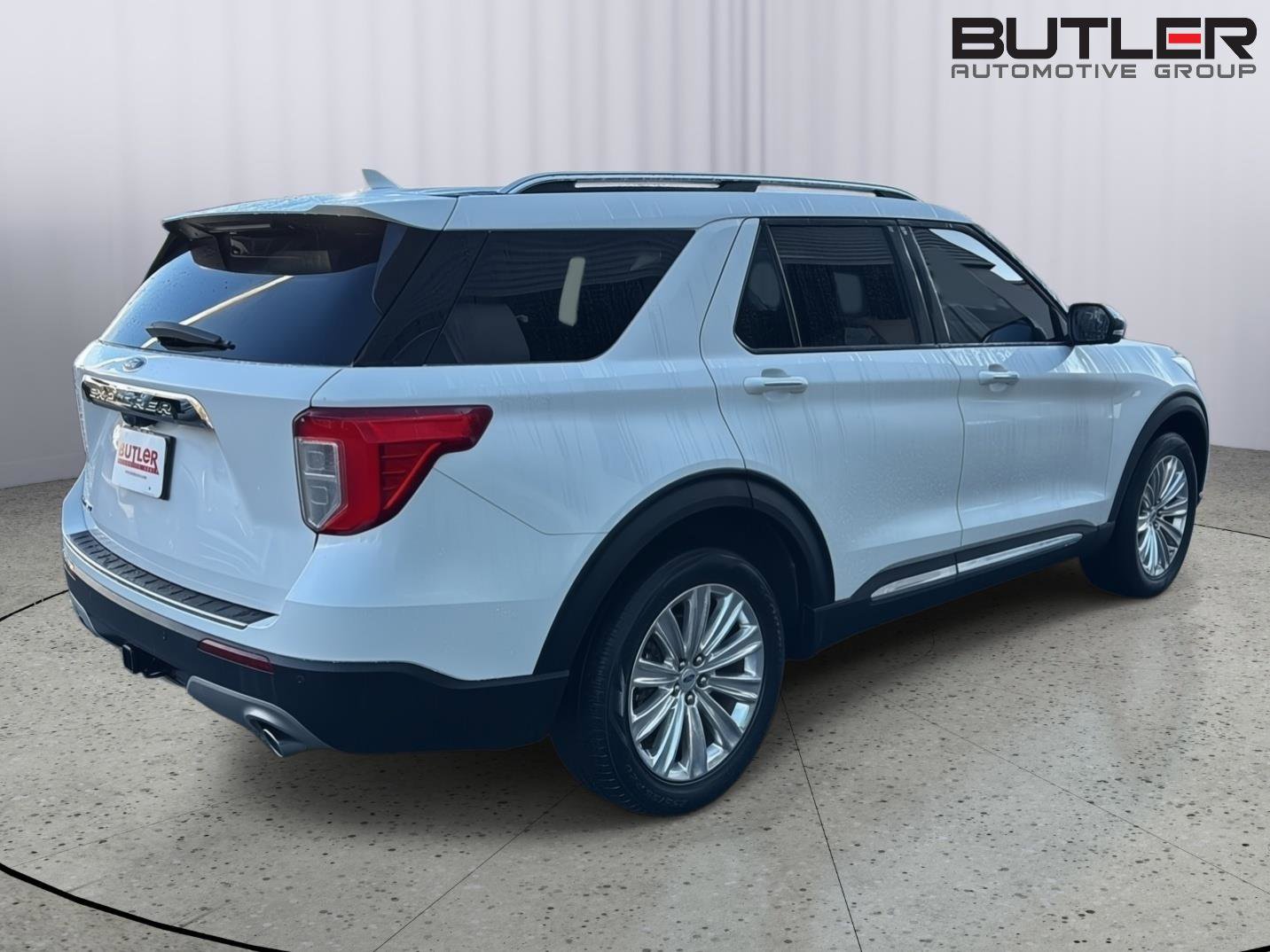 Certified 2022 Ford Explorer Limited w/ Equipment Group 301A image 5