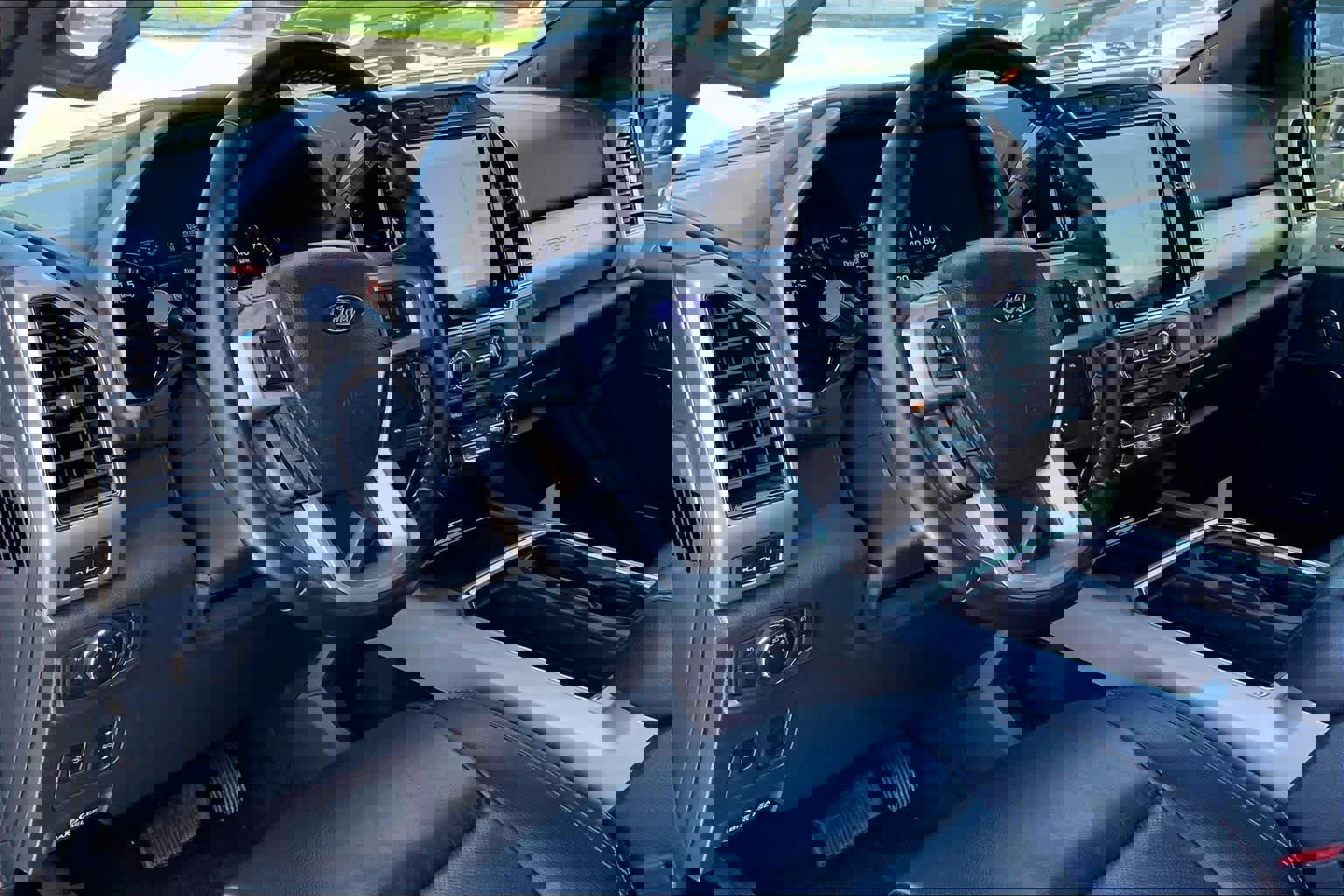 Certified 2022 Ford F250 Lariat w/ Tremor Off-Road Package image 18