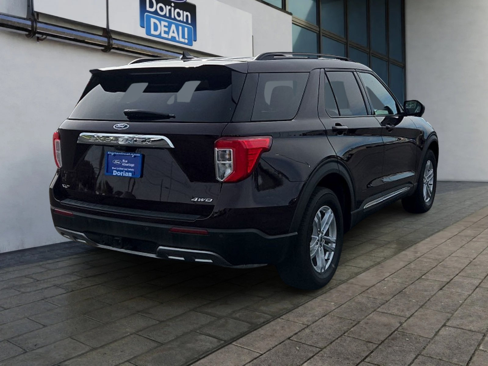 Certified 2023 Ford Explorer XLT w/ Equipment Group 202A AWD/4WD image 3