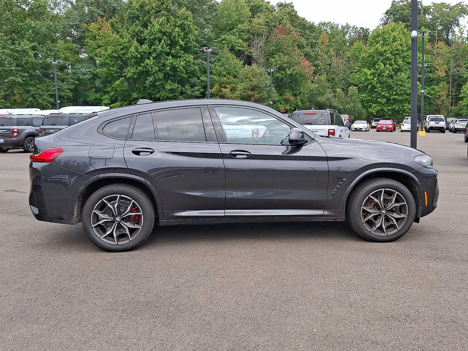 Used 2024 BMW X4 xDrive30i w/ Premium Package AWD/4WD image 7