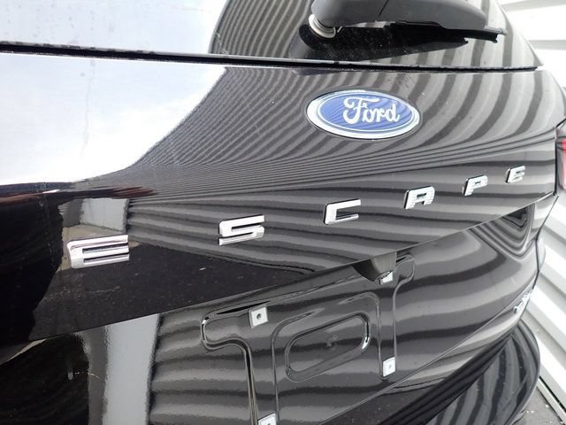 Certified 2023 Ford Escape ST-Line Elite AWD/4WD image 5