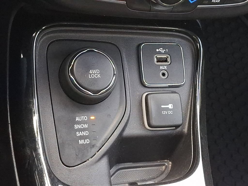 Used 2019 Jeep Compass Latitude AWD/4WD image 23