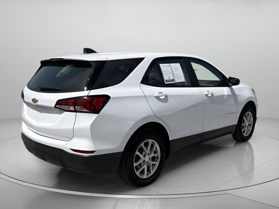 Used 2024 Chevrolet Equinox LS FWD image 3
