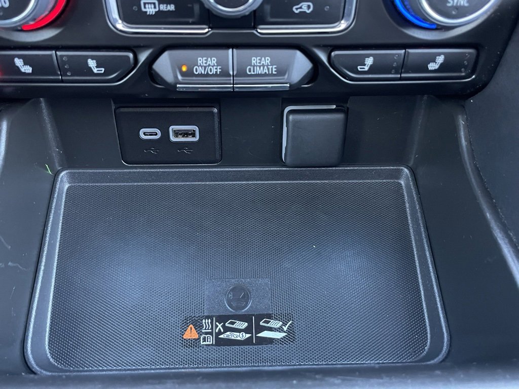 Used 2024 Chevrolet Suburban Z71 w/ Luxury Package image 43