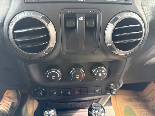 Used 2017 Jeep Wrangler Sport w/ Quick Order Package 24S AWD/4WD image 21