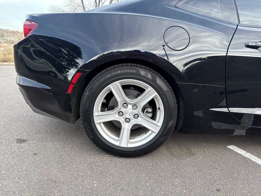 Used 2024 Chevrolet Camaro LT image 25
