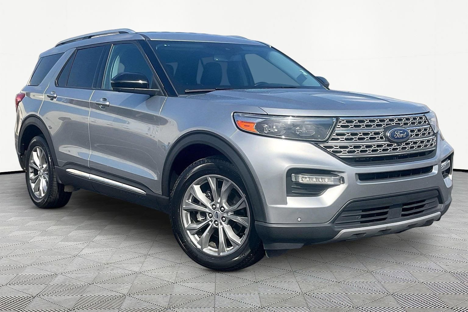 Certified 2023 Ford Explorer Limited image 5