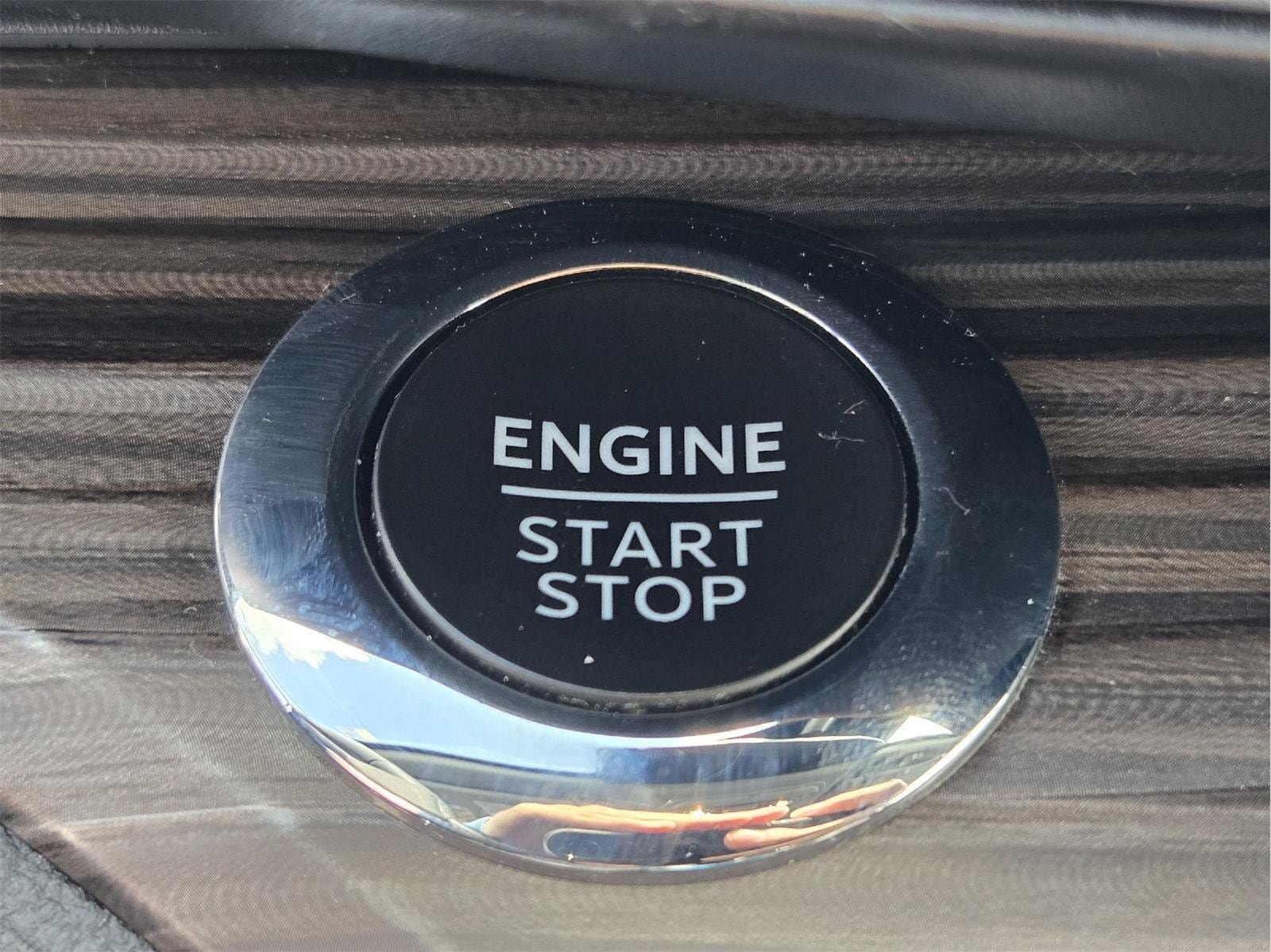 Certified 2023 Ford Explorer Limited w/ Equipment Group 301A AWD/4WD image 17