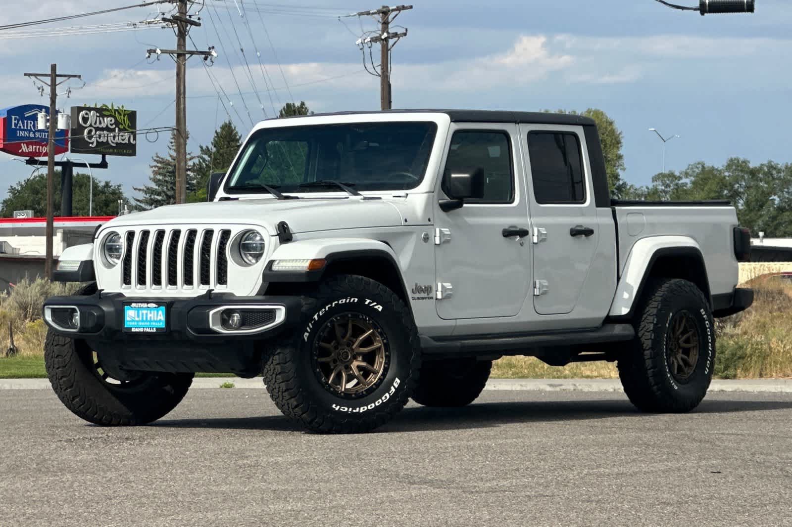 Used 2020 Jeep Gladiator Overland AWD/4WD image 1