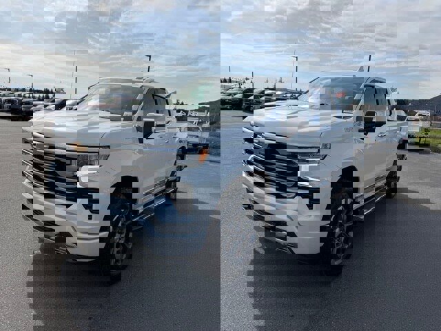 Used 2025 Chevrolet Silverado 1500 High Country w/ Z71 Off-Road Package image 7