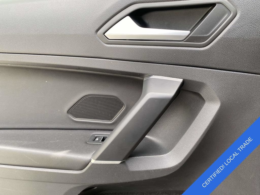 Used 2020 Volkswagen Tiguan SE AWD/4WD image 14
