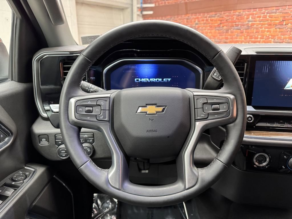 Used 2024 Chevrolet Silverado 1500 LT image 14