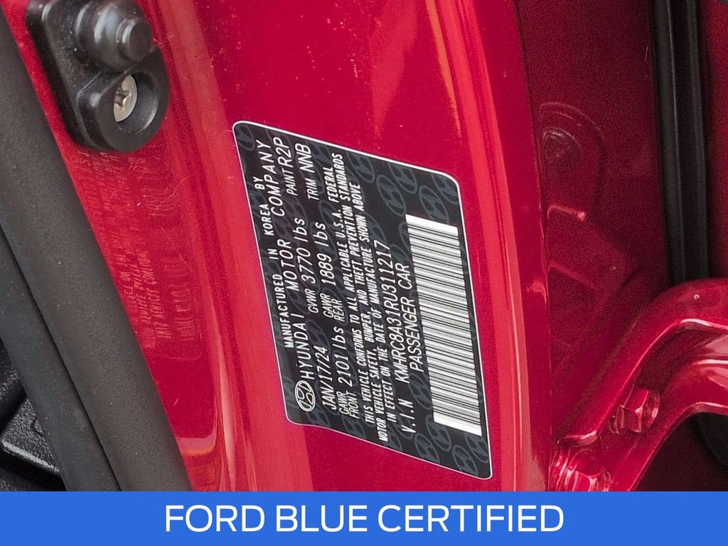 Used 2024 Hyundai Venue SEL FWD image 32