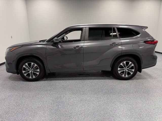 Used 2023 Toyota Highlander XLE FWD image 8