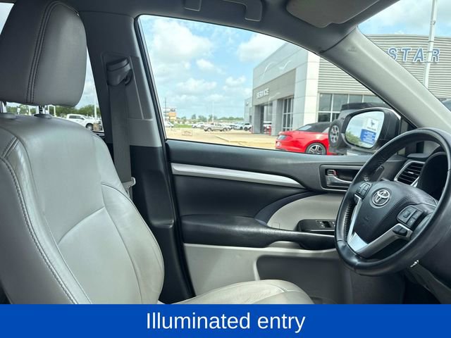 Used 2018 Toyota Highlander XLE FWD image 17
