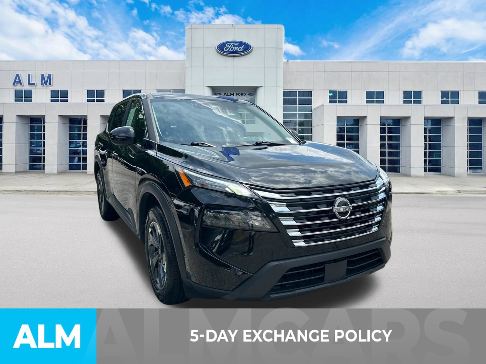 Used 2025 Nissan Rogue SV FWD image 3