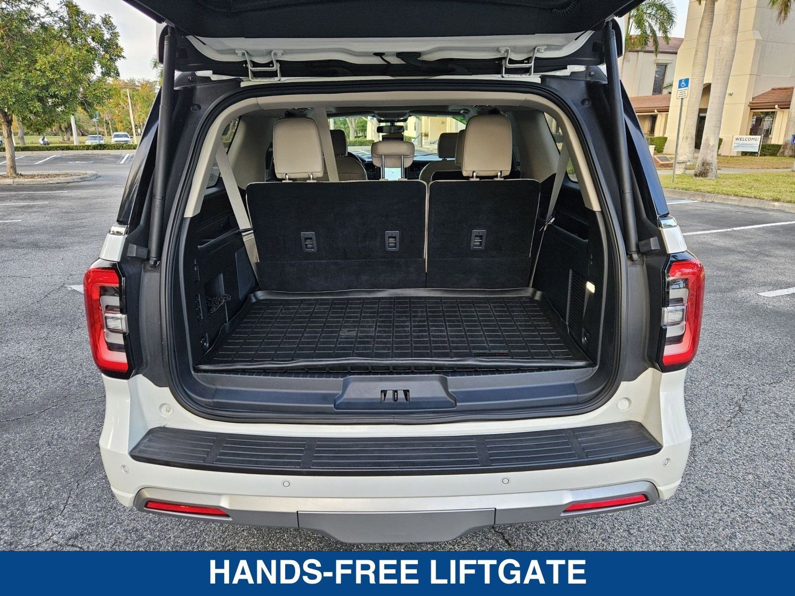 Certified 2022 Ford Expedition Max Platinum image 14