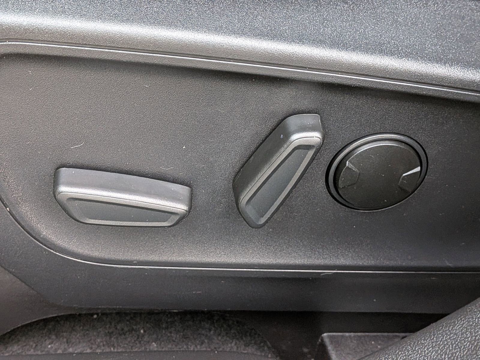 Certified 2025 Ford Escape ST-Line w/ Equipment Group 301A image 21