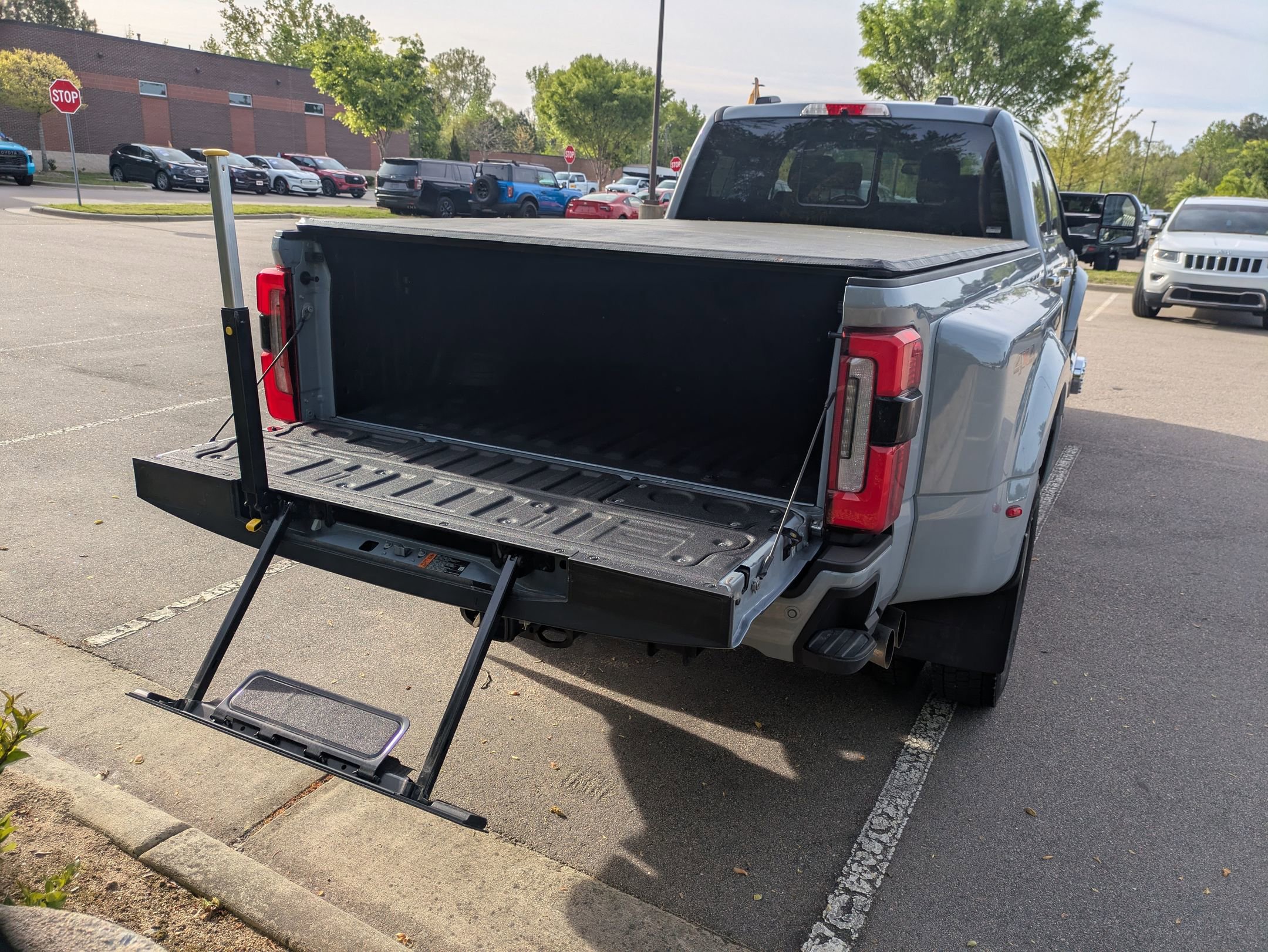 Certified 2025 Ford F450 Platinum w/ Platinum Plus Package AWD/4WD image 37