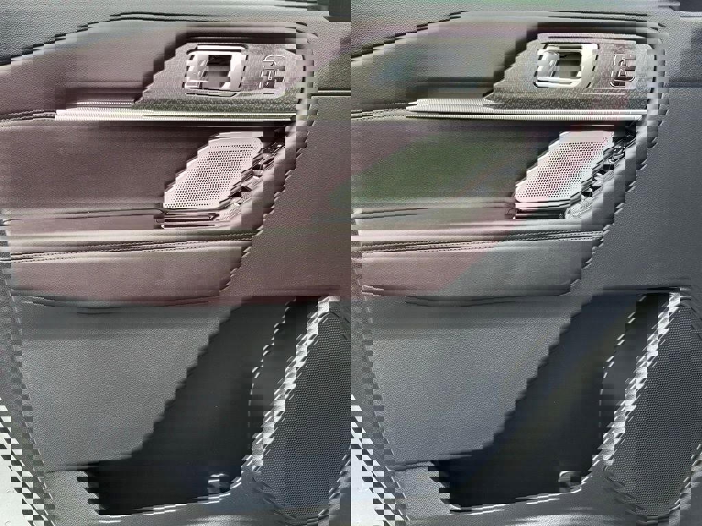 Certified 2025 Ford Explorer Platinum image 18