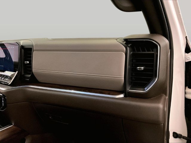 Used 2022 GMC Sierra 1500 SLT w/ SLT Premium Plus Package AWD/4WD image 15