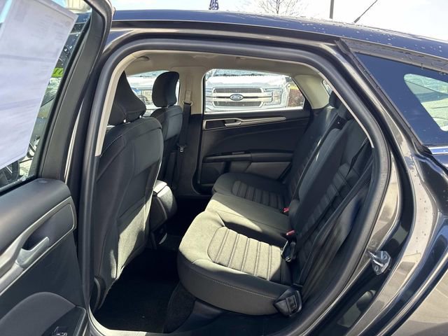 Certified 2017 Ford Fusion SE image 18