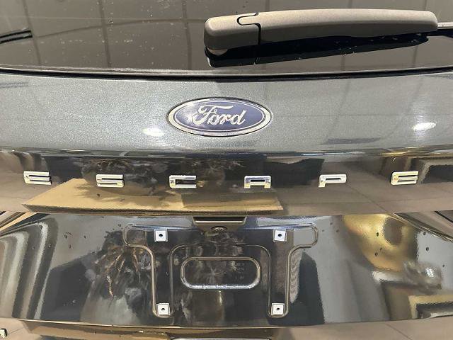 Certified 2022 Ford Escape Titanium w/ Titanium Premium Package image 31