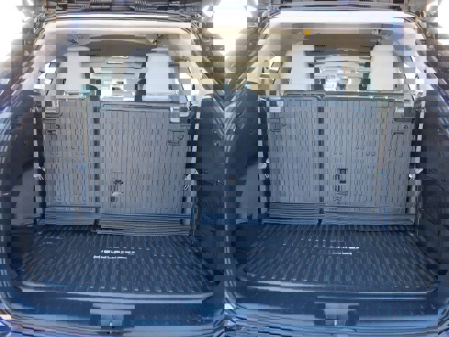 Used 2022 Toyota Highlander XLE image 19