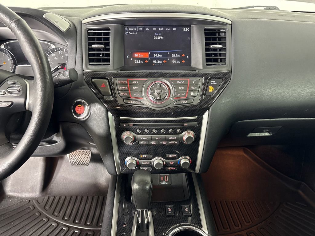 Used 2020 Nissan Pathfinder SL image 29