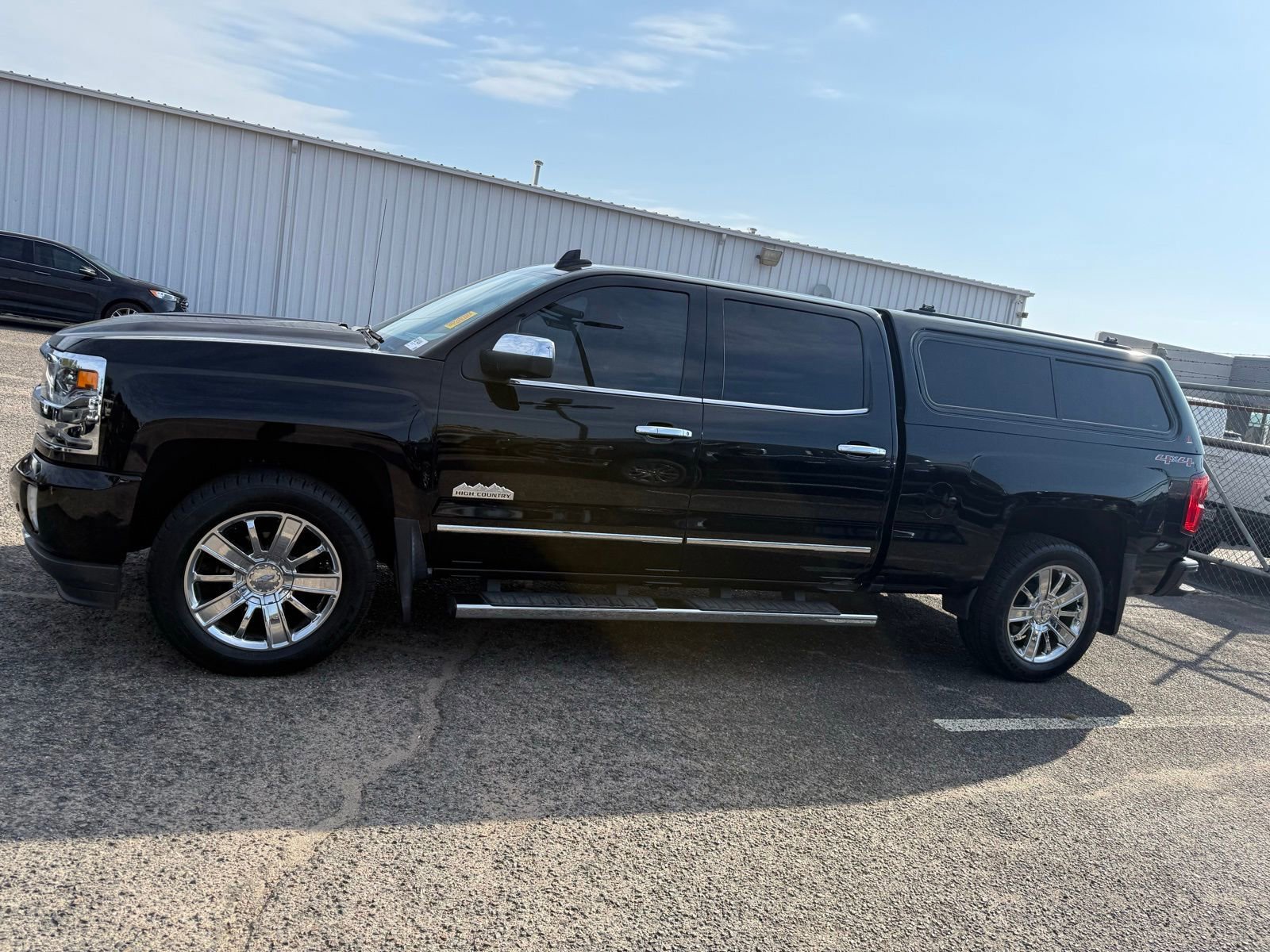 Used 2017 Chevrolet Silverado 1500 High Country image 2