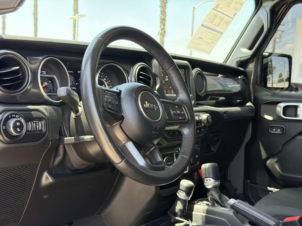 Used 2021 Jeep Gladiator Sport AWD/4WD image 11