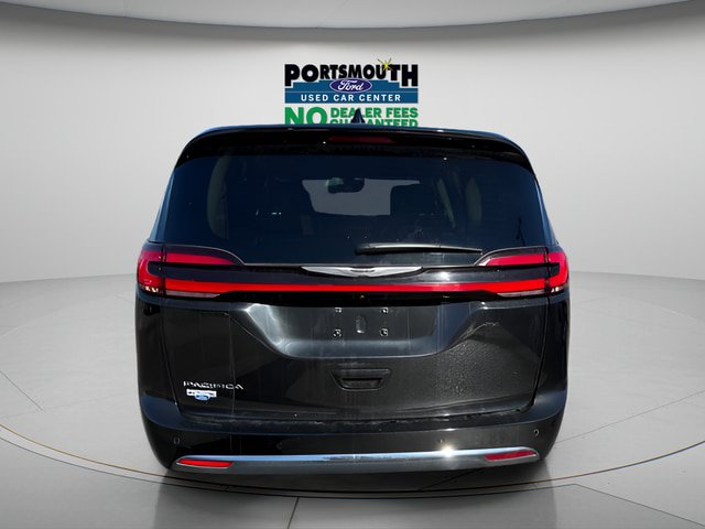 Used 2024 Chrysler Pacifica Touring-L FWD image 26
